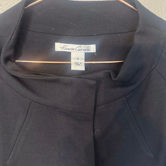 Kenneth Cole black hidden snap sleeveless top with belt size 8 - Picture 3 of 6